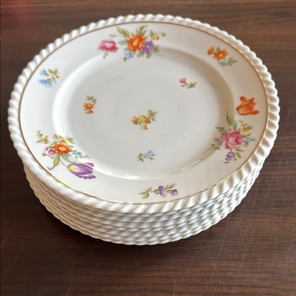 Set of 8 10” Dinner Plates Vintage - Picture 1 of 6